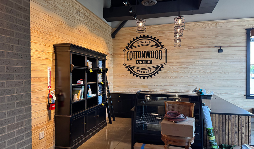 Cottonwood Creek Brewery interior