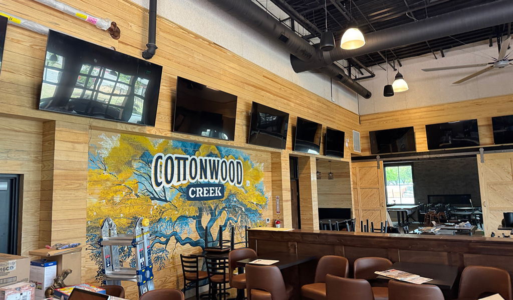 Cottonwood Creek Brewery interior